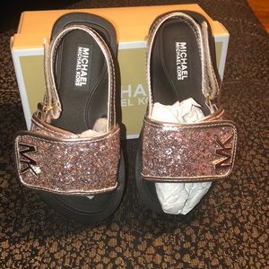 Michael Kors Eli slide rose gold